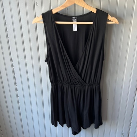 Free press women’s sleeveless romper - Size Small - Picture 1 of 7